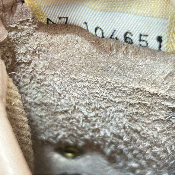 Authentic Dooney & Bourke Large Carrier Crossbody - Picture 15 of 16